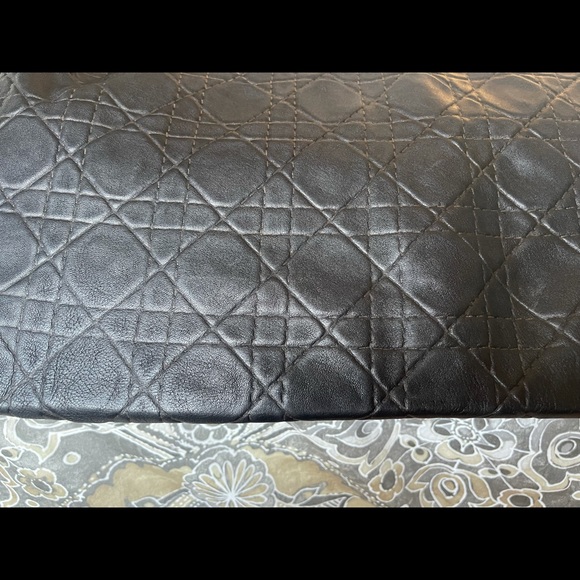 CHRISTIAN DIOR
Quilted Cannage Large Chain Tote - Picture 14 of 15